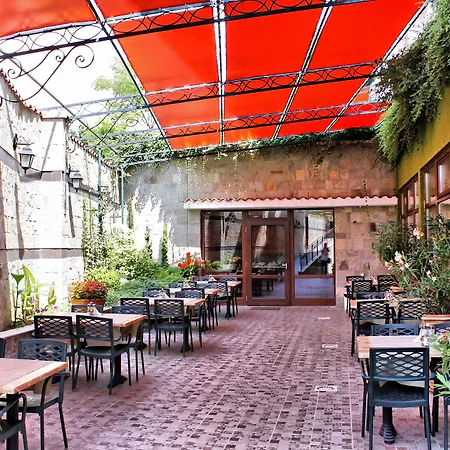 Kiparisite Hotel