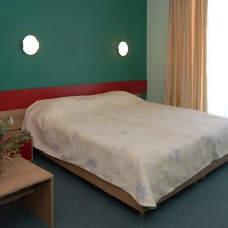 Отель Kiparisite 4*