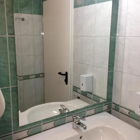 Hotell Kiparisite 4*